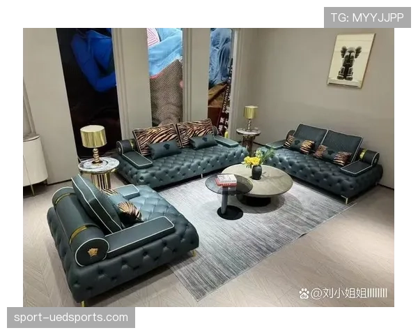 唐佳豪的鞋柜是不是比我房租还贵?这生活真顶奢了! 唐佳豪的鞋柜是不是比我房租还贵?这生活真顶奢了!