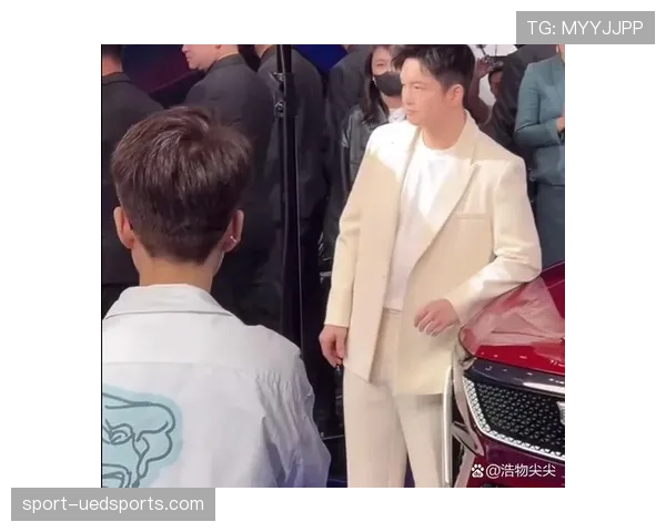 樊振东又买豪车了?听说他家后院比球馆还大… 樊振东又买豪车了?听说他家后院比球馆还大…